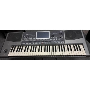 Teclado Korg PA 900